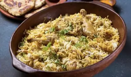 प्रशांत किशोर की जनसभा में मची बिरयानी की लूट, दो-दो तीन-तीन पैकेट ले जाते दिखे लोग; वीडियो वायरल