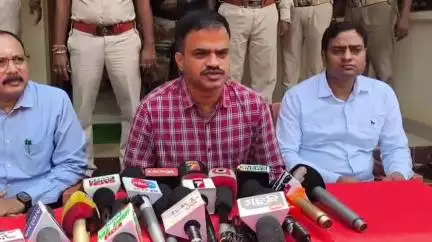 ବାରିପଦା ମ୍ୟୁନିସିପାଲଟି: ୩ଟି କଲରାପତରିଆ ବାଘ ଛାଲ ସହ ୭ ଅଭିଯୁକ୍ତଙ୍କୁ ଗିରଫ କଲା ବନ ବିଭାଗ, ବାରିପଦା ରେଞ୍ଜ ଅଫିସରେ ପ୍ରତିକ୍ରିୟା ଦେଲେ ଡେପୁଟି ଡାଇରେକ୍ଟର