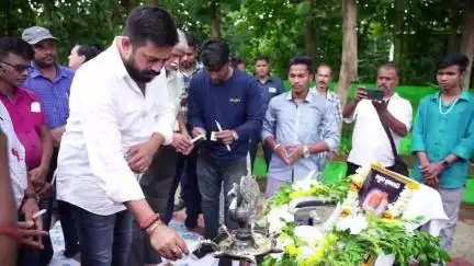 ସୁକିନ୍ଦା: ସୌମ୍ୟାଶ୍ରୀ ବିଶିଙ୍କ ଅମର ଆତ୍ମାର ସଦଗତି ପାଇଁ ଧର୍ମଶାଳା ମହାବିଦ୍ୟାଳୟ ଠାରେ କ୍ୟାଣ୍ଡେଲ ଶୋଭାଯାତ୍ରା ଅନୁଷ୍ଠିତ
