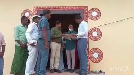 వనపర్తి: చిన్న పిల్లలందరికీ వ్యాధి నిరోధక టీకాలు క్రమం తప్పకుండా అందించాలని శ్రీరంగాపురంలో జిల్లా కలెక్టర్ ఆదర్శ్ సురభి ఆదేశం