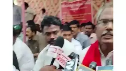 కడప: నగరంలో మున్సిపల్ ఇంజనీరింగ్ కార్మికుల సమ్మెకు మద్దతు తెలిపిన సీపీఎం జిల్లా కార్యదర్శి జి.చంద్రశేఖర్