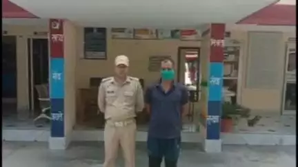 पौड़ी: शराब के नशे में चूर वाहन चालक को पौड़ी पुलिस टीम ने गिरफ्तार कर बस को किया सीज, यात्रियों को भेजा सकुशल