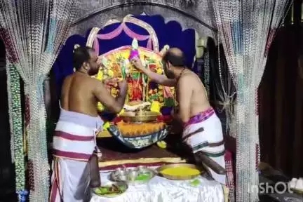 విశాఖపట్నం: ఆర్జిత సేవలో భాగంగా వరాహ లక్ష్మీనరసింహ స్వామికి నిత్య కళ్యాణం