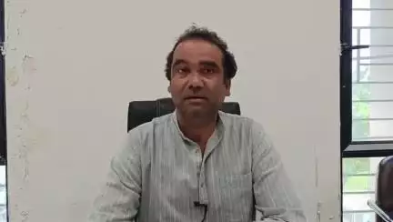 ભરૂચ: શહેરના નગર પાલિકા વિપક્ષના નેતાએ અચાનક પાલિકાની મુલાકાત લેતા પવડી વિભાગ કોન્ટ્રાક્ટરોનો અડ્ડો બન્યો હોવાની પ્રતિક્રિયા આપી