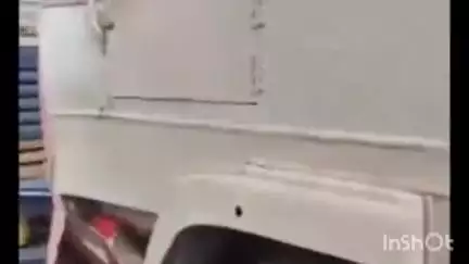 ठाणे: घोडबंदर रोडवर एका पाठोपाठ एक अनेक गाड्या धडकल्या