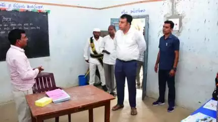 సిరిసిల్ల: జిల్లాలోని అన్ని ప్రభుత్వ పాఠశాలలకు త్వరలో గ్యాస్ కనెక్షన్లు: జిల్లా కలెక్టర్ సందీప్ కుమార్ ఝా