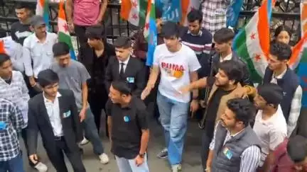 शिमला शहरी: उड़ीसा आत्मदाह पर शिमला में भड़की NSUI, पूछा- बेटी बचाओ का नारा देने वाले बेटियों को हवस का शिकार बनने के लिए पढ़ाते हैं