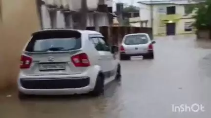 गढ़वा: गढ़वा में भारी बारिश से जनजीवन अस्त-व्यस्त, सदर अस्पताल जलमग्न