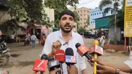 महादेव मुंडे हत्येत वाल्मीक कराड आणि गोट्या गीते यांचा हात आहे जिल्हा रुग्णालयात शरद पवार गटाचे बाळा बांगर यांचा आरोप