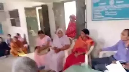 नावकोठी: पहसारा पंचायत भवन में आमसभा का आयोजन, सर्वसम्मति से दो आशा कार्यकर्ताओं का हुआ चयन