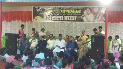 বারুইপুর: বারুইপুর পশ্চিম শহর ও গ্রামীণ তৃণমূল কংগ্রেসের উদ্যোগে "২১ শে জুলাই '' এর সমর্থনে পথসভা