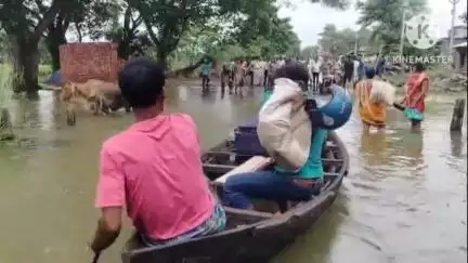 খানাকুল ১: খানাকুলে বন্যা পরিস্থিতি পরিদর্শন করলেন প্রশাসনিক আধিকারিকরা,নিলেন একাধিক পদক্ষেপ