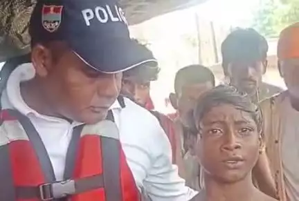 रूड़की: रविदास घाट के पास नहाते समय गंगनहर में डूबने लगा एक कावड़िया, PAC तैराक दल की टीम ने बचाई उसकी जान