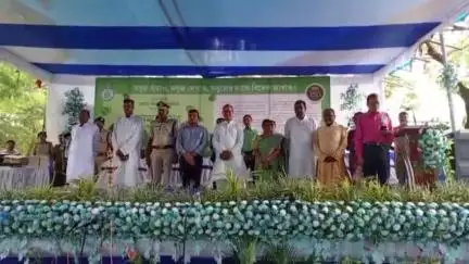 কোচবিহার ১: কোচবিহার রাজবাড়ী উদ্যানে অনুষ্ঠিত হলো বন মহোৎসব, উপস্থিত জেলাশাসক ও সভাধিপতি