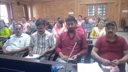 चम्बा: आगामी चुनावों की तैयारियों के दृष्टिगत बचत भवन चम्बा में बूथ लेवल अधिकारियों और पर्यवेक्षकों की कार्यशाला आयोजित