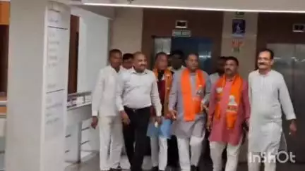 ગાંધીનગર: વિધાનસભા ખાતે કડીના ઉમેદવાર રાજેન્દ્ર ચાવડાયે મુખ્યમંત્રીની અધ્યક્ષતામાં ધારાસભ્ય પદના શપથ લીધા