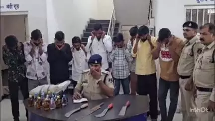 बिलासपुर: कान पड़कर माफी मांगनी पड़ी, धारदार हथियार के साथ पकड़े गए आरोपी, सिविल लाइन पुलिस ने की छापेमारी