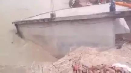 सबौर: भागलपुर: सबौर प्रखंड के मसाढ़ू गांव में बाढ़ से घर उजड़े, रिश्तों पर भी आई आफत
