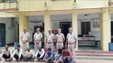 पचपहाड़: भवानीमंडी में एरिया डोमिनेशन अभियान के तहत 8 वारंटियों को गिरफ्तार किया गया, 10 साल से फरार एक स्थाई वारंटी भी पकड़ा गया