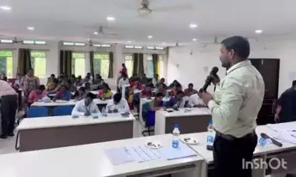 కొత్తగూడెం: కొత్తగూడెం కార్పొరేషన్ కార్యాలయం నందు చుంచుపల్లి,సుజాతనగర్ బిఎల్వోలకు శిక్షణ తరగతుల నిర్వహణ
