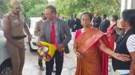 புதுக்கோட்டை: மருத்துவக் கல்லூரி மருத்துவமனை கூட்ட அரங்கில் சட்டப்பணிகள் ஆணை குழுவின் சார்பாக மாணவர்களுக்கு சட்ட விழிப்புணர்வு ஏற்படுத்தப்பட்டது