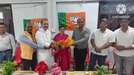 स्याल्दे: बीजेपी के जिला पंचायत अधिकृत प्रत्याशी के समर्थन में देघाट में हुई बैठक, विधायक और बीजेपी जिलाध्यक्ष रहे मौजूद