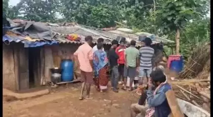 హుకుంపేట :మండలం గడ్డిమర్రిలో తమ్మున్ని కూడా రక్షించబోయి అన్న కూడా మృత్యువాత -గ్రామంలో విషాదఛాయలు