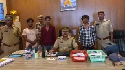 जलेसर: जलेसर पुलिस ने आगरा रेलवे लाइन के समीप भैंस चोरी के 3 शातिर चोरों को किया गिरफ्तार, ₹50,000 और एक मोबाइल फोन बरामद