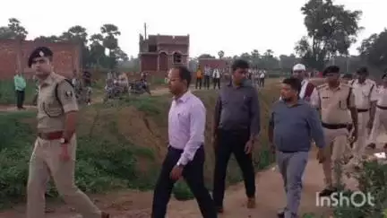 नवादा: नवादा जिलाधिकारी और पुलिस अधीक्षक ने सिपाही भर्ती परीक्षा केंद्रों का किया औचक निरीक्षण