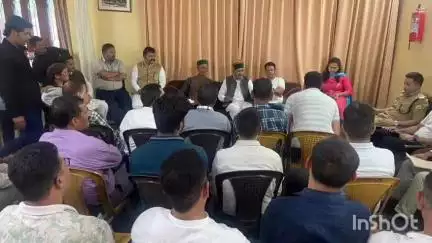चिड़गांव: विधायक श्री मोहनलाल ब्रागटा ने विश्राम गृह संदासू में लोगों से मुलाकात की और उनकी समस्याएं सुनीं