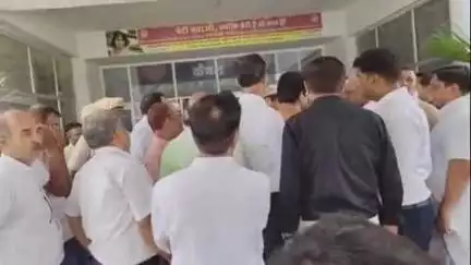 कैथल: हिसार: छात्रा द्वारा प्रिंसिपल की हत्या के विरोध में प्राइवेट स्कूल बंद, स्कूल संचालकों ने डीसी को ज्ञापन सौंपा