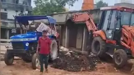 गुमला: नगर परिषद द्वारा साप्ताहिक बाजार टांड़ में विशेष सफाई अभियान चलाया गया