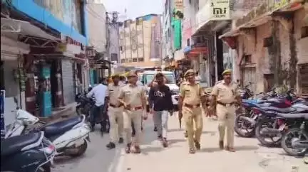 लाडपुरा: कोटा में इनामी शातिर बदमाश का सरेबाज़ार जुलूस, भीमगंजमंडी पुलिस की सख्ती का असर- कानून का डर और अपराधियों में खौफ