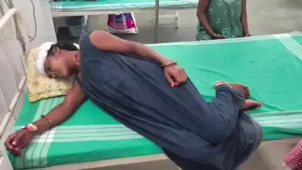 नारायणपुर: काम पर जाने की बात पूछना पड़ा भारी, नशे में धुत पति ने पत्नी का सिर ईंट से फोड़ा, जिला अस्पताल में उपचार जारी