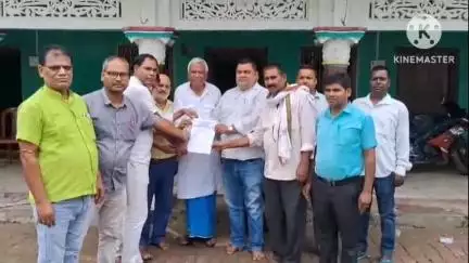 भगवानपुर: बिहार: शिक्षक संघ के प्रतिनिधिमंडल ने विधायक आवास पर पहुंचकर सौंपा मांग पत्र