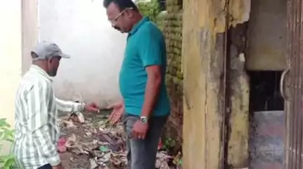 अमरावती: प्रभाग क्रमांक २२ मध्ये सहाय्यक आयुक्त धनंजय शिंदे यांच्याकडून स्वच्छता व नाला सफाई मोहीम