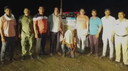 भंडारा: खमारी बुटी ते सूरेवाडा रोडवर रेतीची चोरटी वाहतूक करणारा ट्रॅक्टर पोलिसांनी पकडला, ६ लाख ६ हजारांचा मुद्देमाल जप्त