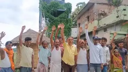 परसा: कोहरा गांव में जल संकट गहराया, चापाकल सूखे, ग्रामीणों ने चंदा कर शुरू किया नल-जल #jansamasya