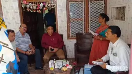 भोगांव: भोगांव क्षेत्र में चल रहे टीकाकरण कार्य का CMO ने किया निरीक्षण, संबंधितों को दिए आवश्यक दिशा-निर्देश