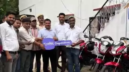 करौली: गद्का की चौकी स्थित वन विभाग कार्यालय में टाइगर ट्रेकिंग, अवैध गतिविधि रोकथाम एवं गश्त के लिए 5 बाइक डोनेट