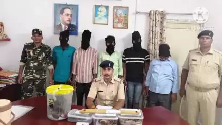 आदित्यपुर गम्हरिया: आदित्यपुर पुलिस को मिली बड़ी सफलता, घर में चोरी की घटना का खुलासा, पांच आरोपी गिरफ्तार