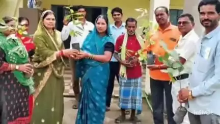 महासमुंद: महासमुंद में मां के नाम अभियान के तहत पीएम आवास योजना के हितग्राहियों ने वृक्षारोपण किया