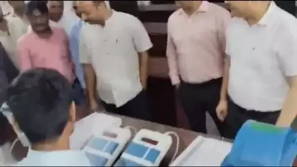 डेहरी: डिहरी में EVM-VVPAT डेमोंस्ट्रेशन सेंटर का शुभारंभ, मतदाताओं को किया गया जागरूक