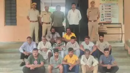 बड़गांव: उदयपुर पुलिस का बड़ा एक्शन, अलसुबह दबिश देकर 402 अपराधियों को किया गिरफ्तार, जिले भर में 860 ठिकानों पर हुई छापेमारी