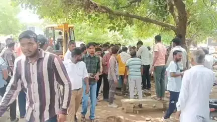 नैनवां: नैनवा नगर पालिका ने शहर से हटाए अवैध अतिक्रमण, लोगों ने भेदभाव करने का लगाया आरोप