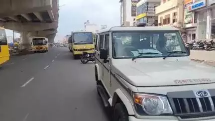 पलवल: परिवहन विभाग की टीम ने पलवल में जीवन ज्योति स्कूल की विद्यार्थियों से भरी बसों का किया चालान, बसों को किया जब्त