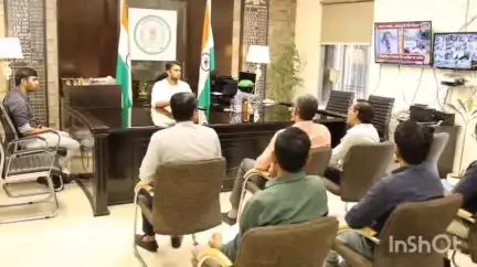 रायगढ़: कलेक्टर चतुर्वेदी ने निर्माण एजेंसियों की बैठक लेकर चल रहे कार्यों की की समीक्षा