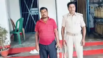 डुमरा: पुनौरा पुलिस ने वर्षों से फरार चल रहे एक वारंटी को किया गिरफ्तार