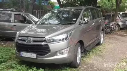 उज्जैन शहर: माधव नगर पुलिस ने एक ही नंबर की दो इनोवा कारें पकड़ीं