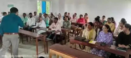 पालोजोरी: पालोजोरी के सनराइज हाई स्कूल में लीड पदाधिकारी के द्वारा की गई एक दिवसीय प्रशिक्षण कार्यशाला का आयोजन